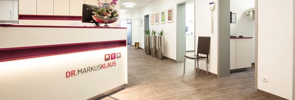 Dr. Klaus Feuchtwangen mit Praxisteam